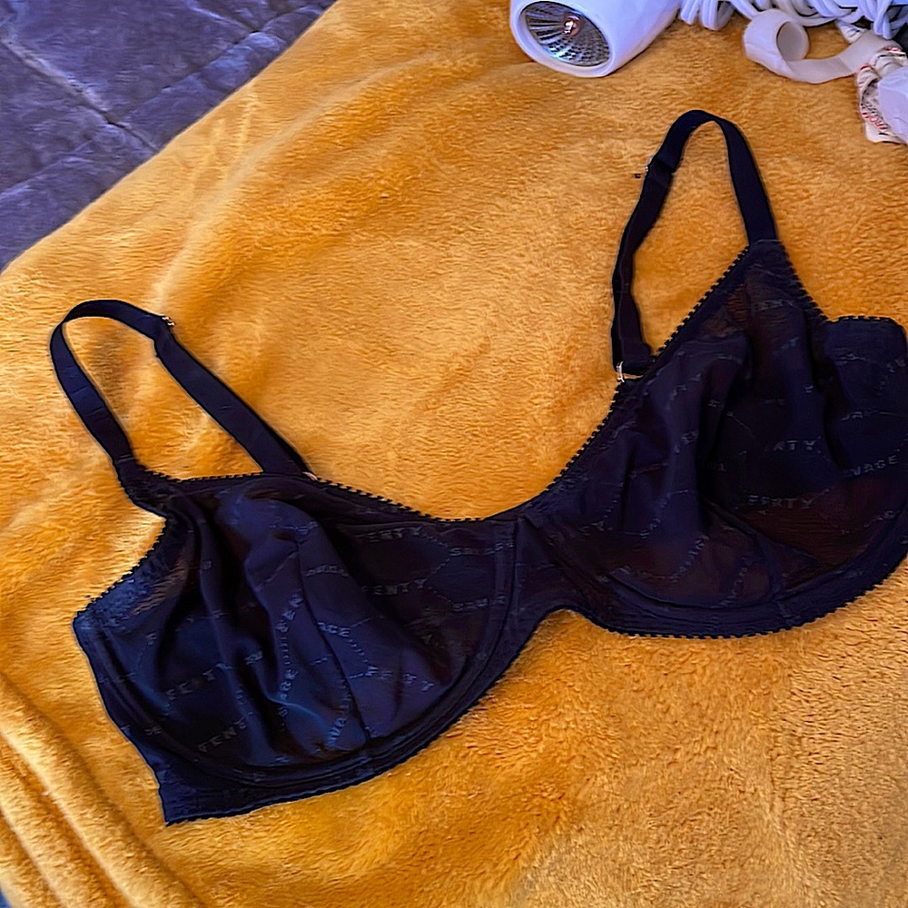 Savage xFenty flocked logo bra